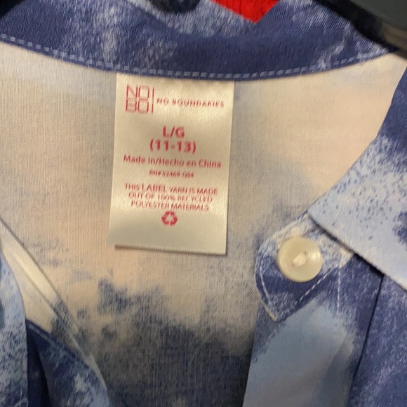 Three shirts - Picture 6 of 11